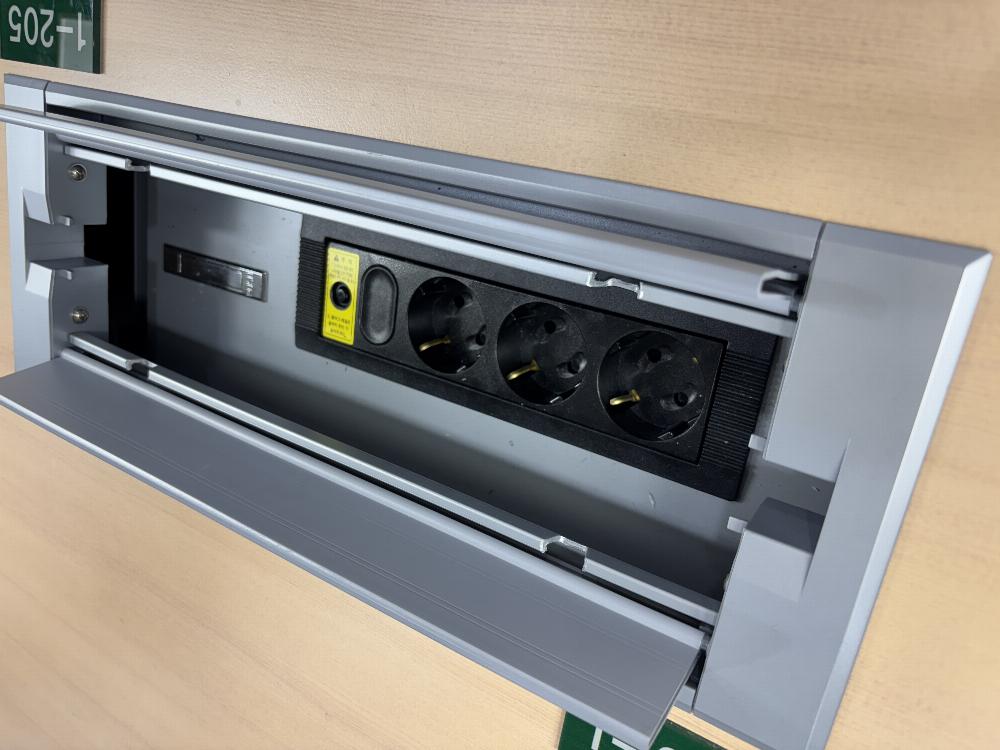 서울.도서관.외출.충전기